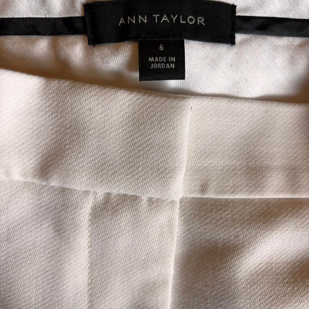 Cream Ann Taylor size 6 trousers - Picture 3 of 7